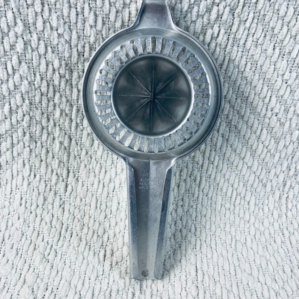 Foley Hand Juicer Unisex OS Silver Vintage Aluminum Manual‎ Citrus Reamer Tool